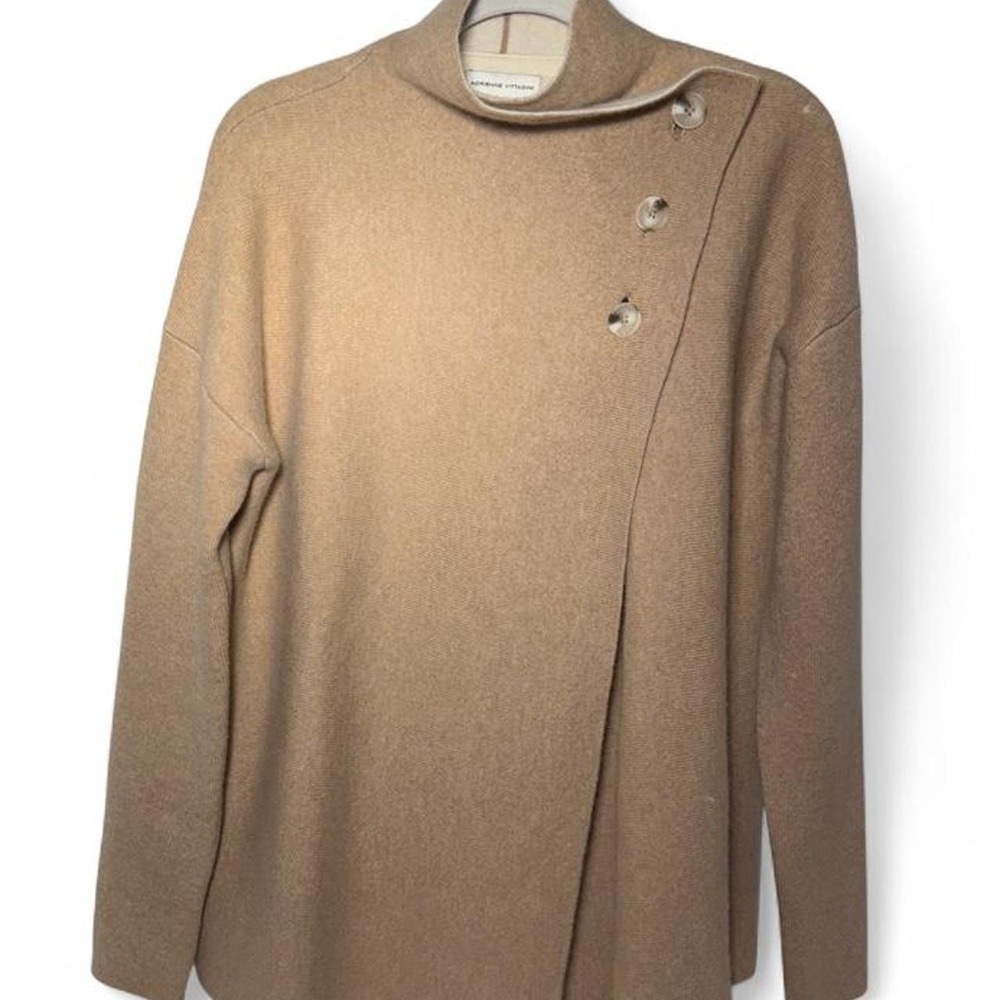 Adrienne Vittadini luxury cashmere shawl sweater in size M.